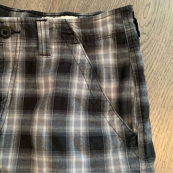 WRANGLER CARGO SHORTS MEN PLAID COTTON SPANDEX BLUE TAN WHITE RELAXED FIT. - Picture 5 of 12